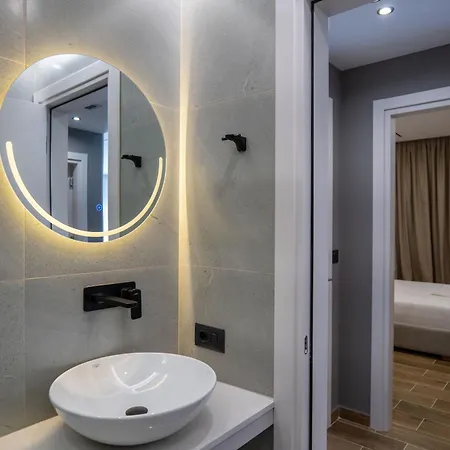 The View Luxury Sea View Apartment Sarande